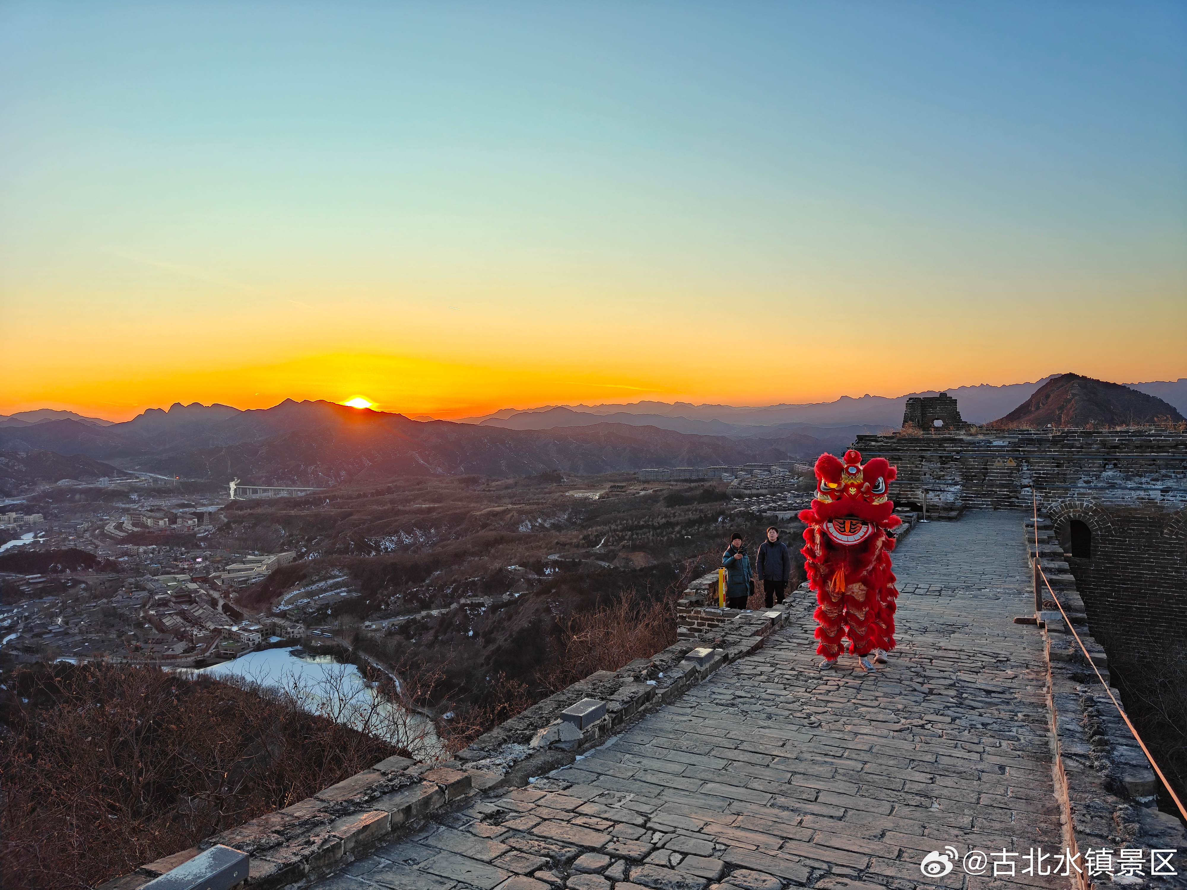 打开窗户通通风吧，让新鲜空气进来今天，就从一口清新的空气开始早安，宝子们～#长城