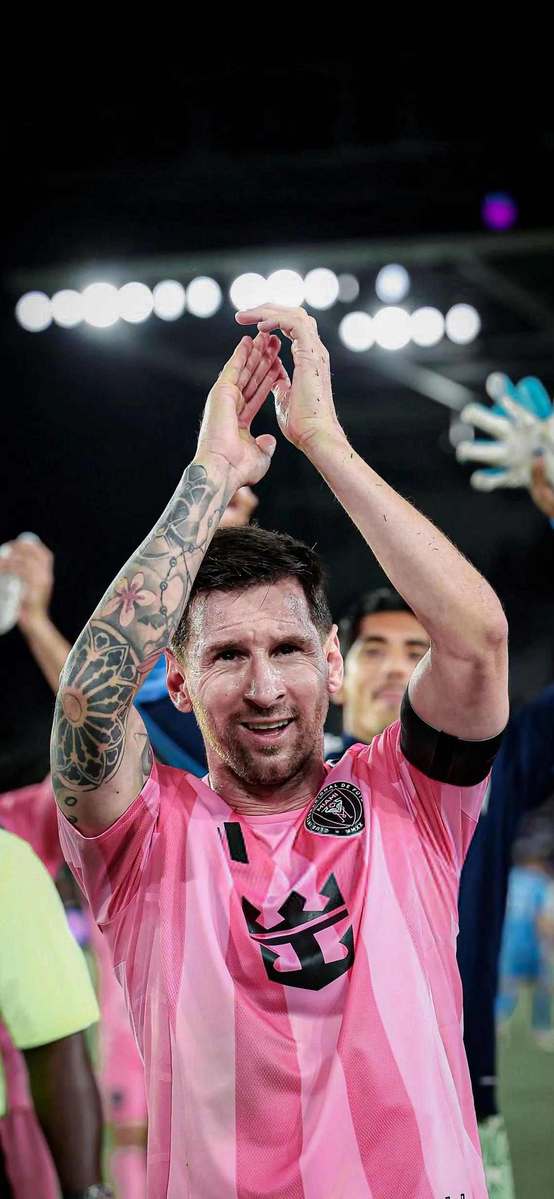 足坛6大谎言：
1、梅西很低调谦逊。
2、阿根廷凭实力赢得世界杯。
3、美洲杯含