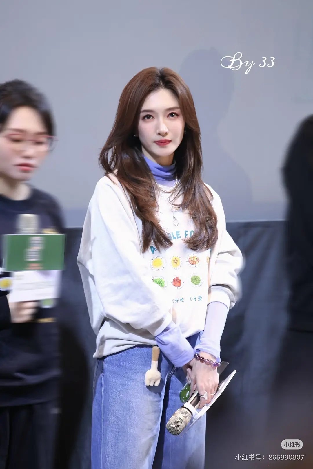 江疏影这几年感觉没有变化啊，不过也算是好事吧，本身就挺有特点的 