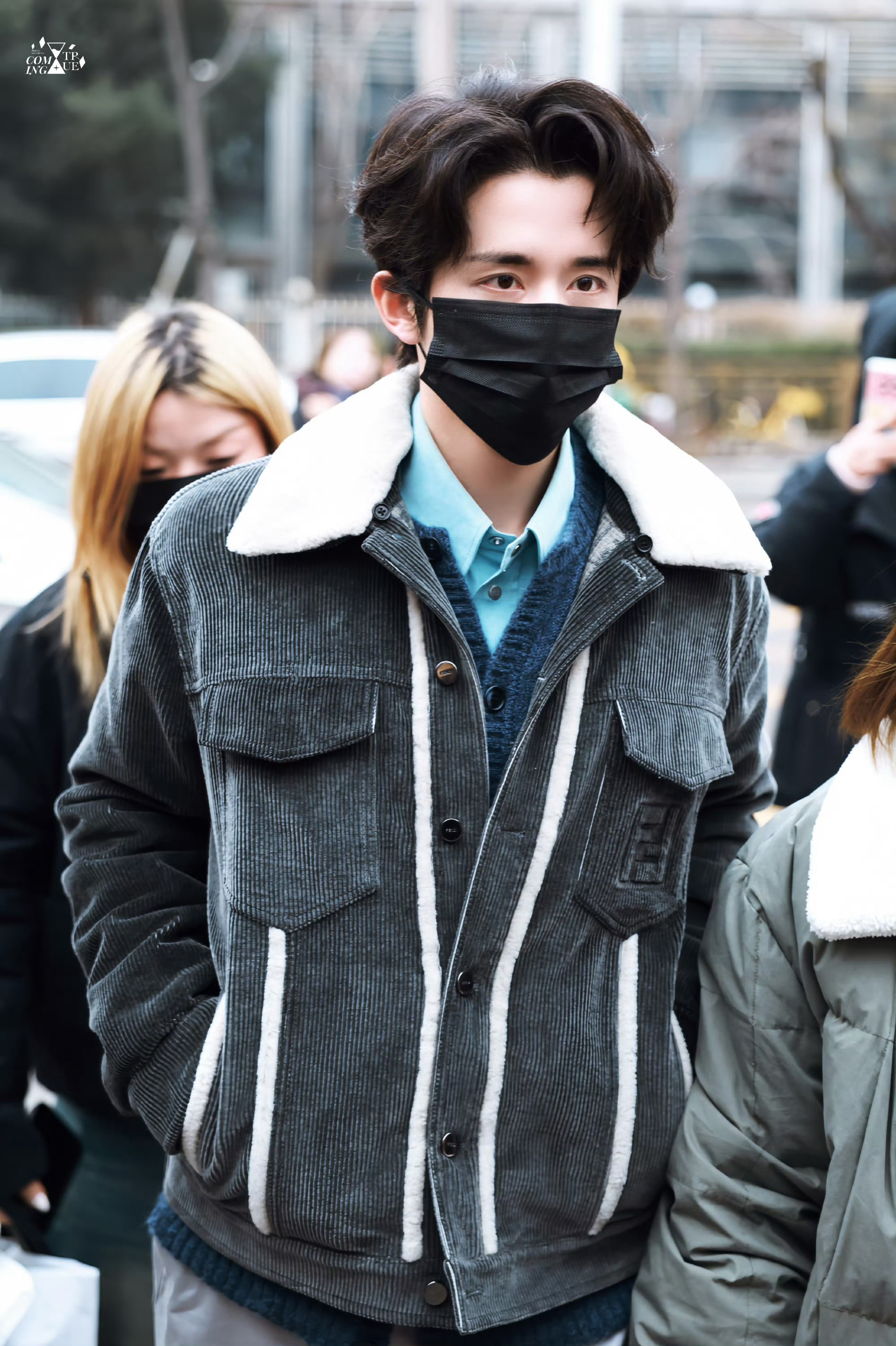 张新成现身央视春晚彩排张新成现身央视春晚彩排，状态看起来好好，刚杀青紧接着就是春