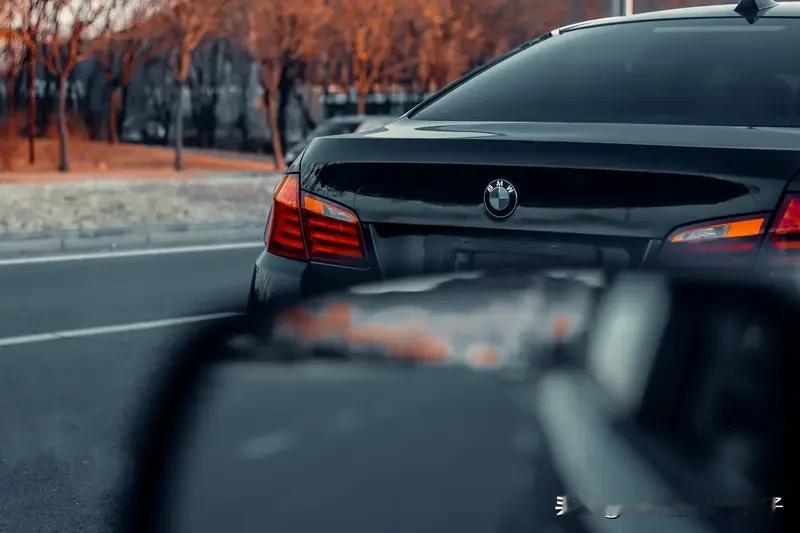 女老板开宝马住高端小区多次超市偷窃 开宝马住高端小区的女老板，竟多次在超市偷窃，