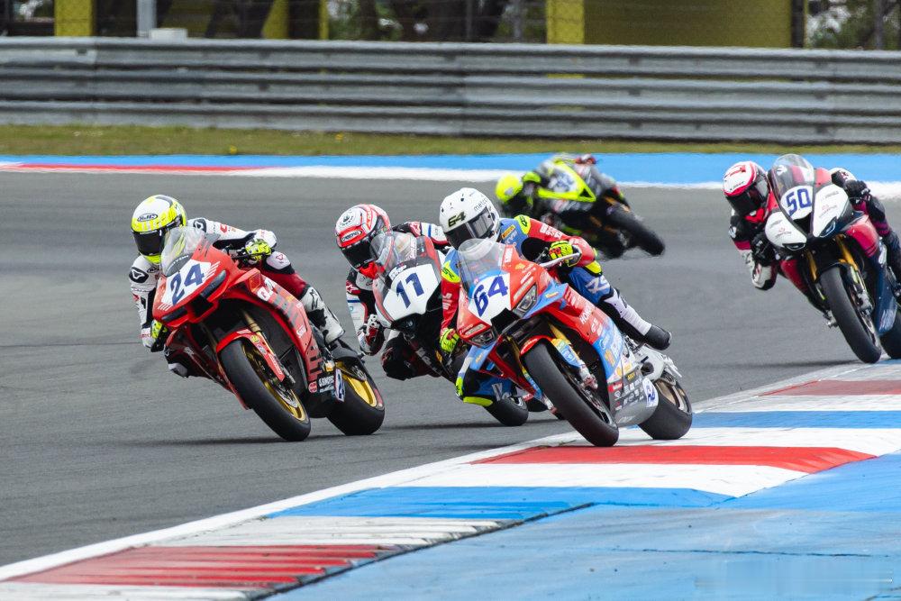 WSBK赛场上不只有张雪机车，QJMOTOR正以直列四缸车型应对V2和L3发动机