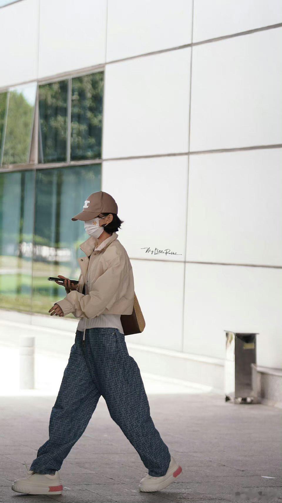 #赵丽颖短发进组#丽颖出品，必是经典，高质量的姐姐，短发好帅 ​​​