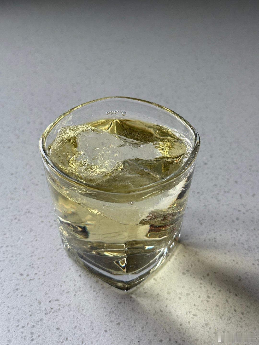 今天不需要外拍，下午给自己来一杯，也太爽了