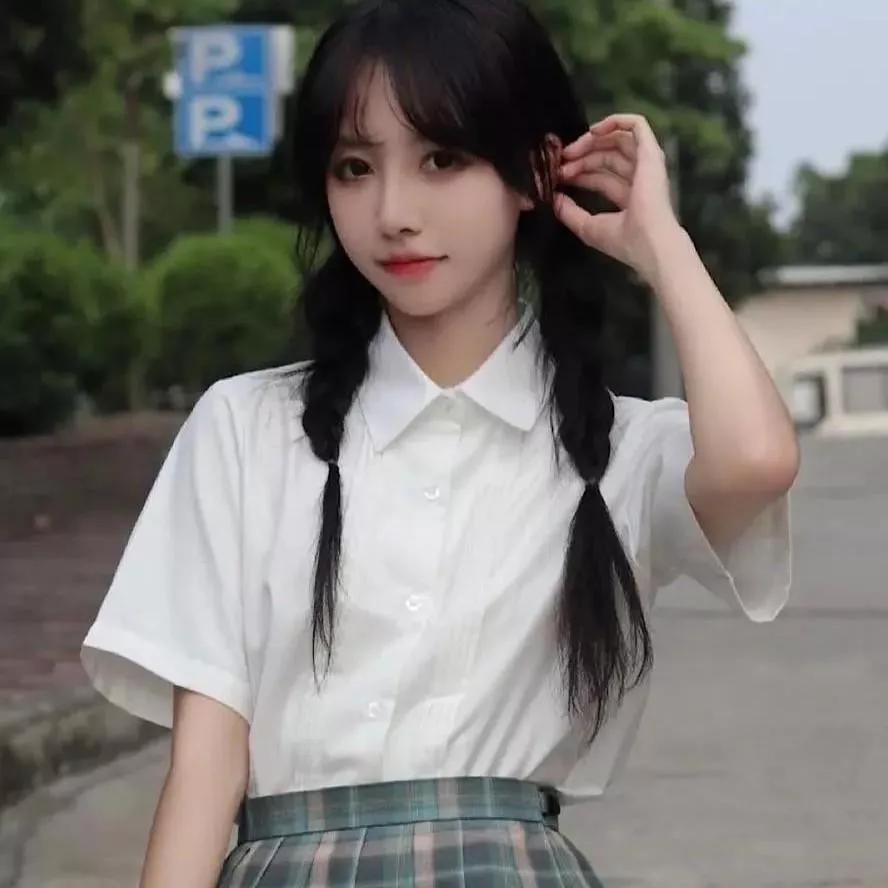 校园风少女，清新自然，让人眼前一亮！自然清新美少女 温柔气质少女风 可爱风少女 