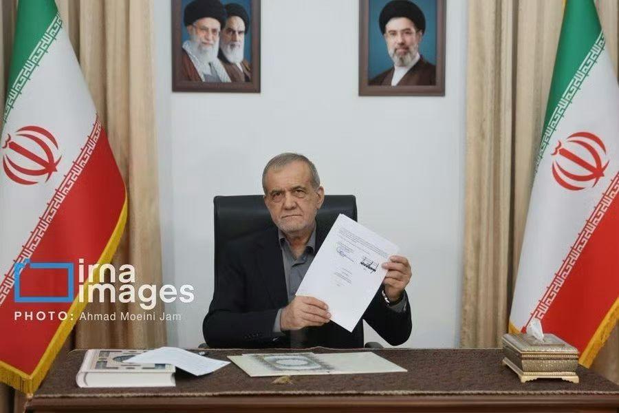 🔥🇮🇷
伊朗总统发布：
炫耀美伊协议
落字生根? 
到也不一定，
双方都不