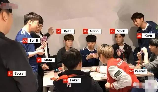Faker会不会借此也退出亚运会呢？
手伤是真的，但职业选手多多少少都会有伤病，