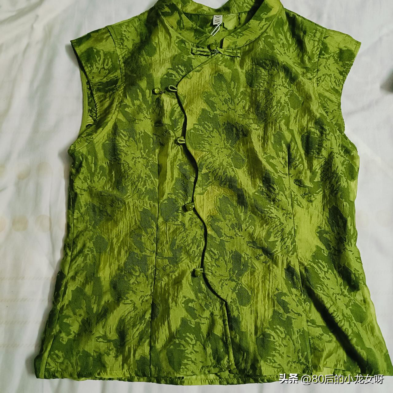 今天终于买了一件贵一点的衣服，花费209元。平常买的都是49，59，69，今天给