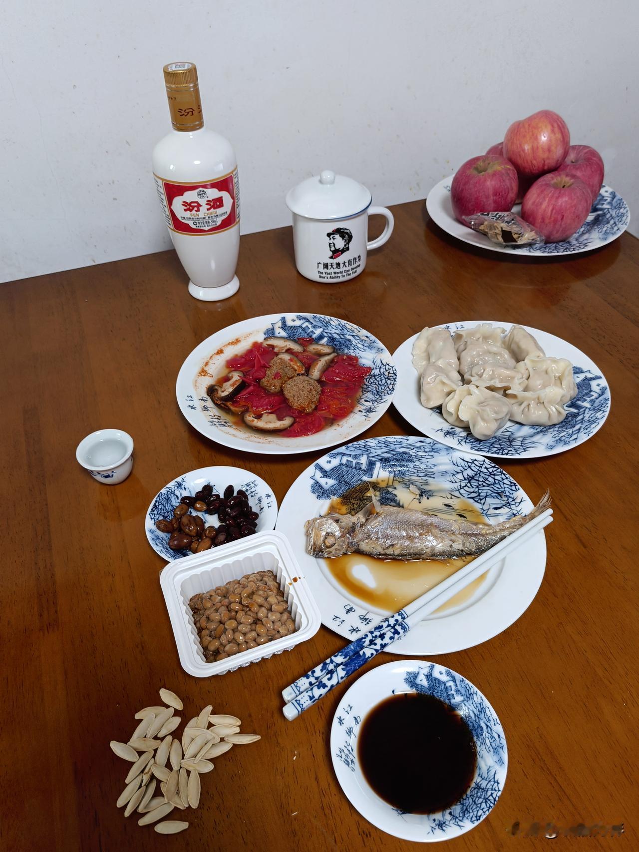 好久没吃野生黄鳝，今天嘴馋了，公园慢跑锻炼回来，马上去菜市场转转找找，没有。中午