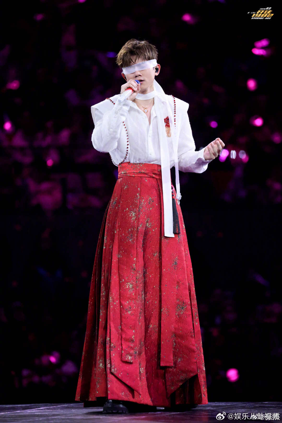 张杰鸟巢驭风歌开场张杰鸟巢演唱会春晚分会场被张杰鸟巢开场惊艳到！驭风歌一唱瞬间点