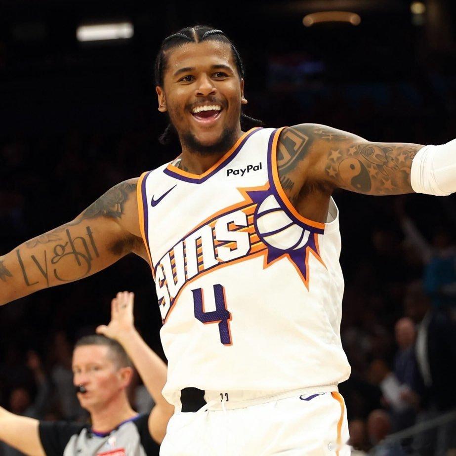 菲尼克斯太阳  据BrettSiegel报道，密尔沃基曾致电菲尼克斯，商讨关于杰