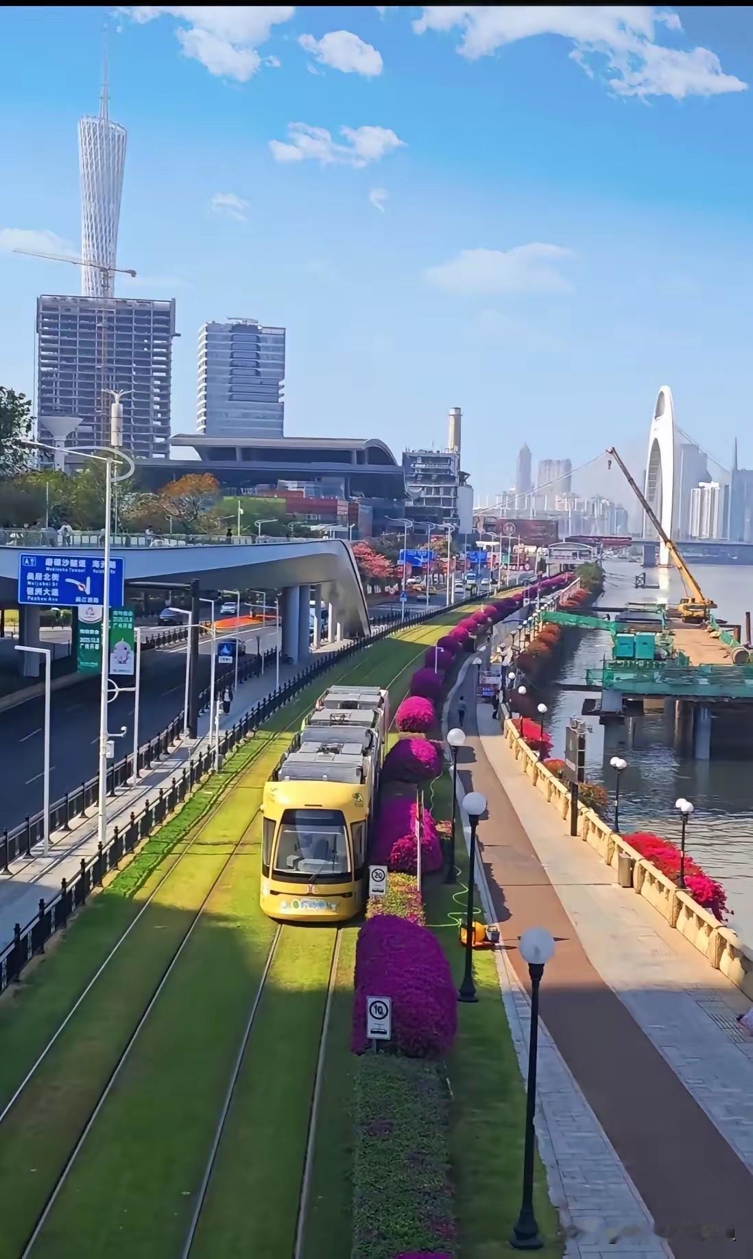 广州空中花园太能打了！横跨阅江西路的立体平台，把唯品会、腾讯大楼串成一串，站上面