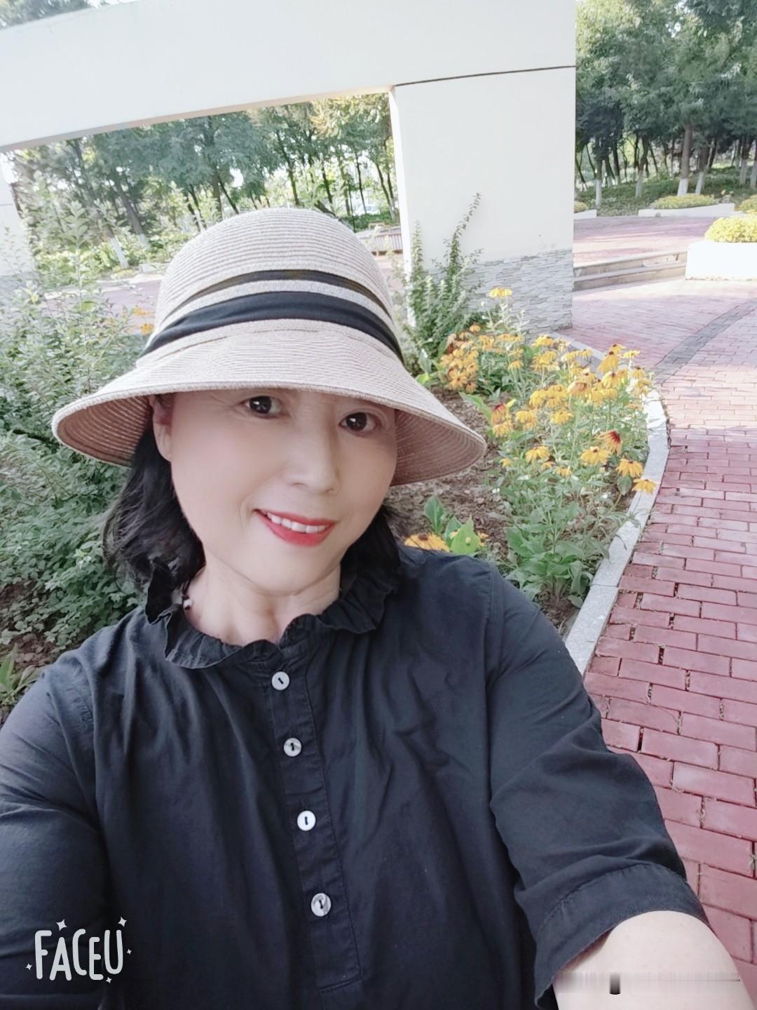 到家了
傍晚，又闻到了栗花香

晨起，迫不及待的
来到了栗香植物园一看究竟
只闻