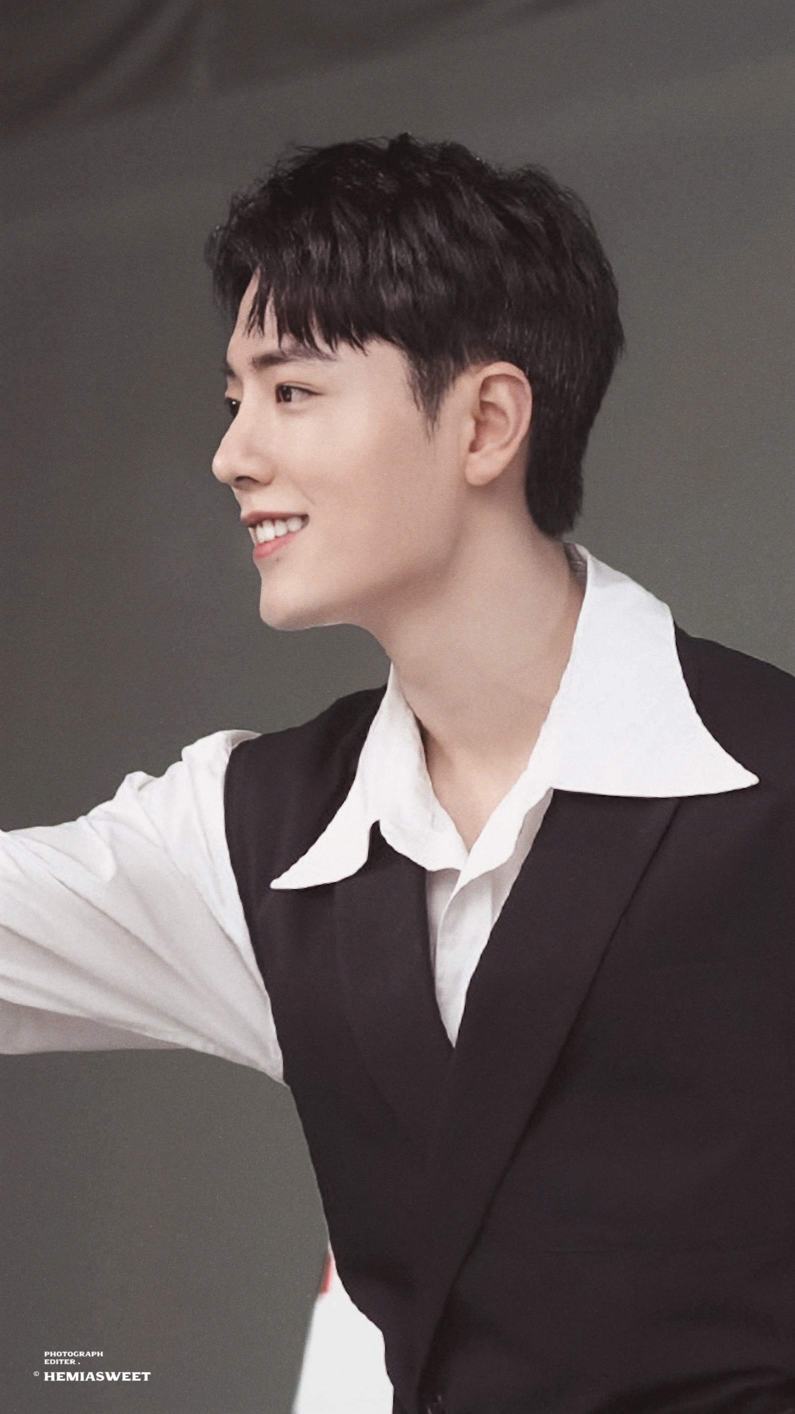 肖战你是我生命中的阳光，无论何时何地，都能温暖我的心房。肖战尚界预定数量◎肖战不