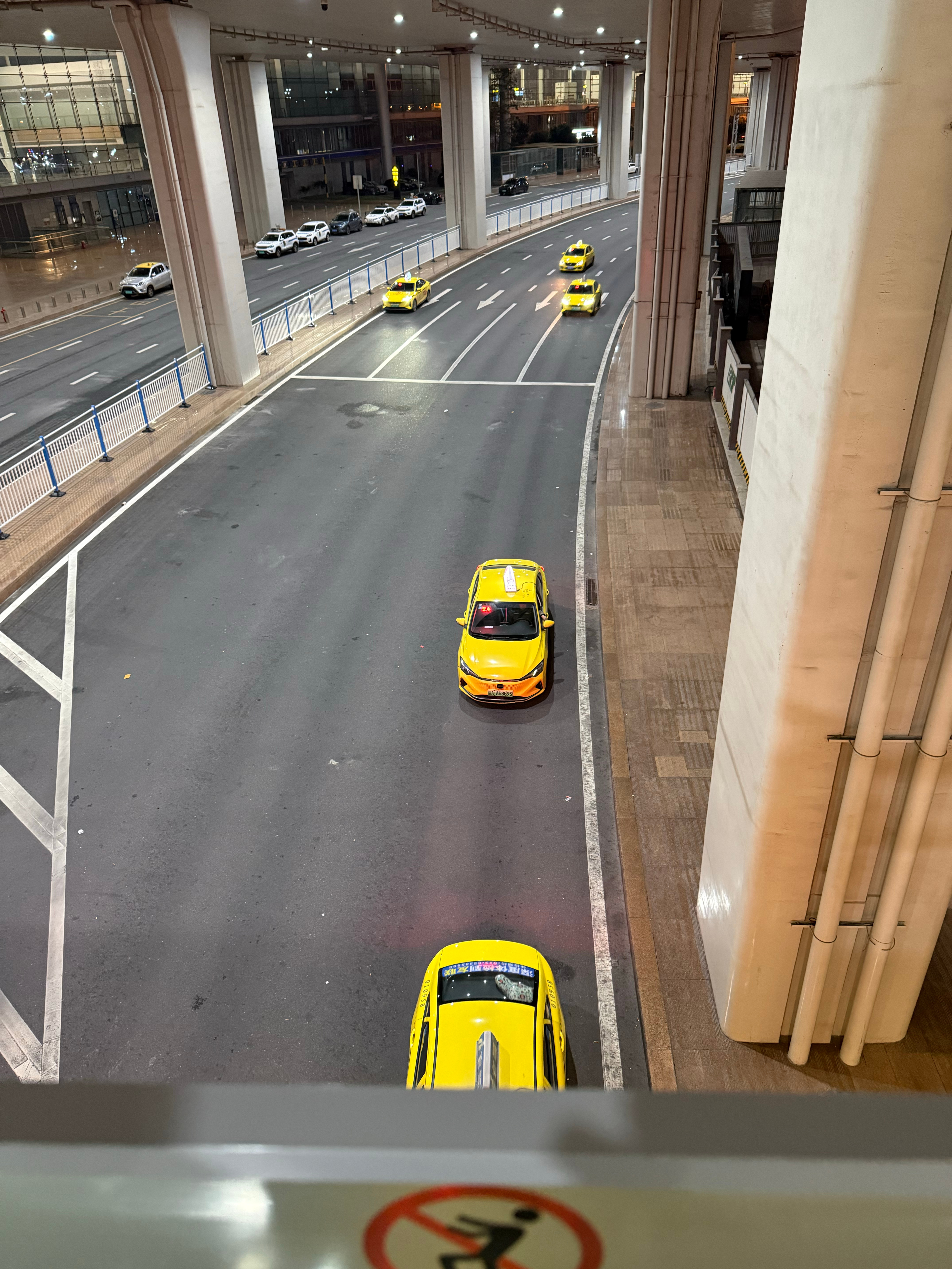 7号晚上到9号！沈阳-重庆-北京-保定-杭州！10号早上我终于可以回沈阳啦！ 