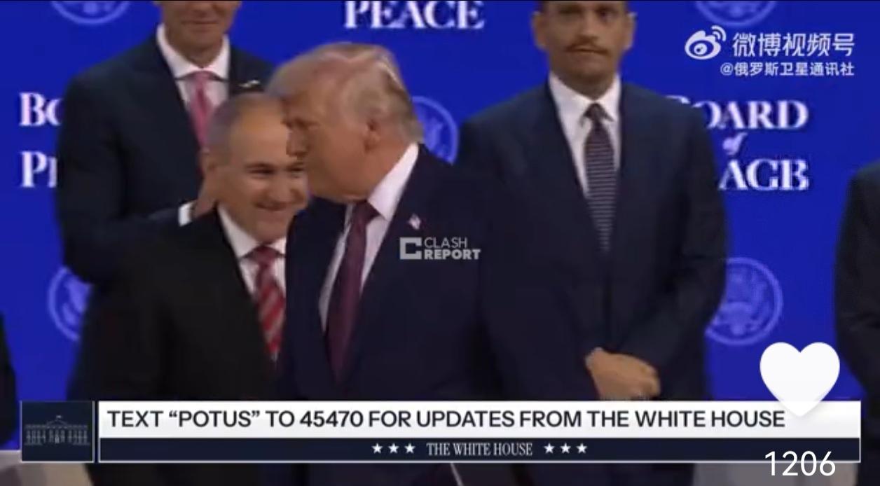 外国人真的不懂什么叫威武不能屈！
美国总统特朗普22日与十余个国家启动所谓“和平