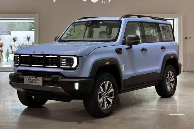 #大v聊车# 【北京汽车全新BJ40成功下线，将于广州车展上市】北京汽车全新BJ