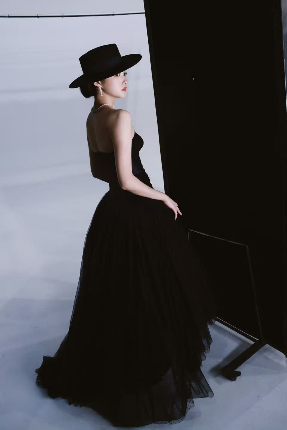 时尚32周年时尚之夜时尚灵感解读 关晓彤 × 时尚之夜一袭Maison Chah