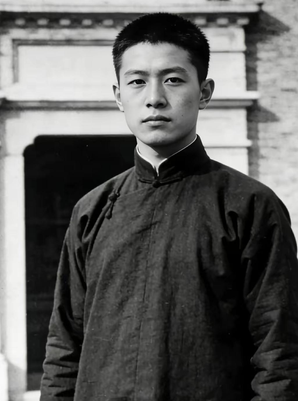 陈乔年牺牲后遗体伤痕累累，姐姐收尸悲痛离世，遗言催人泪下
 
革命先烈陈乔年被反