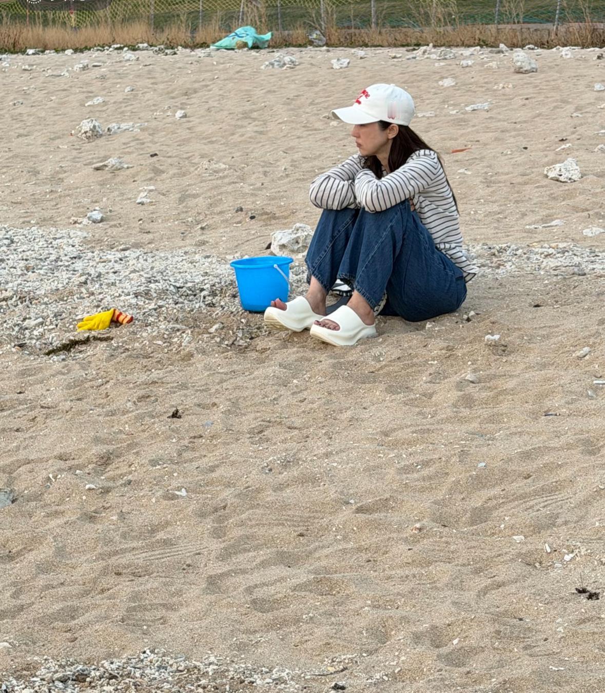 怎么东北人过年都喜欢往海南跑？就连明星也是…

有网友在海南某海滩偶遇了董璇一家