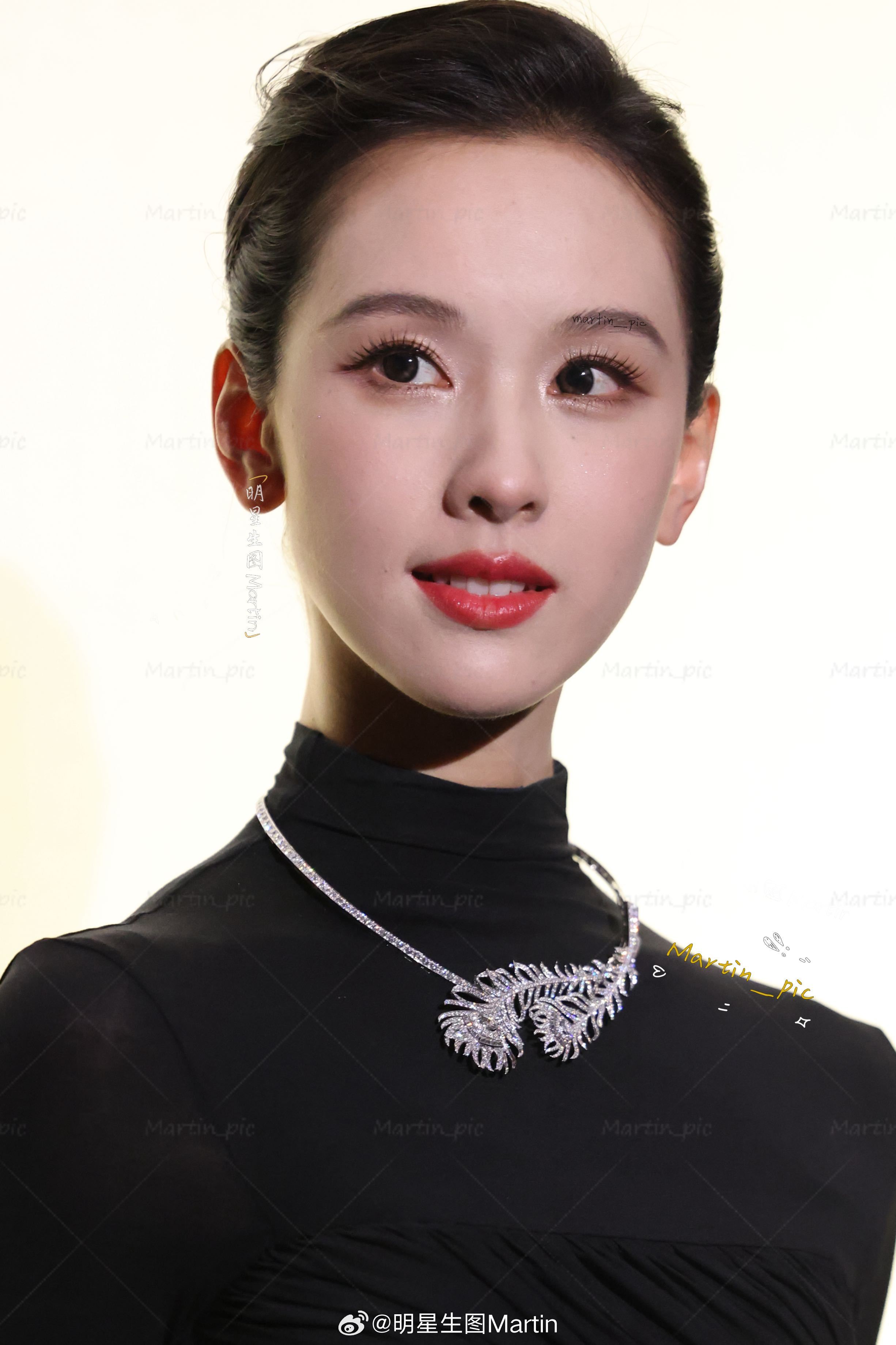 陈都灵 陈都灵宝诗龙展览红毯生图最最高贵优雅的黑天鹅公主嘟嘟陈都灵宝诗龙展览