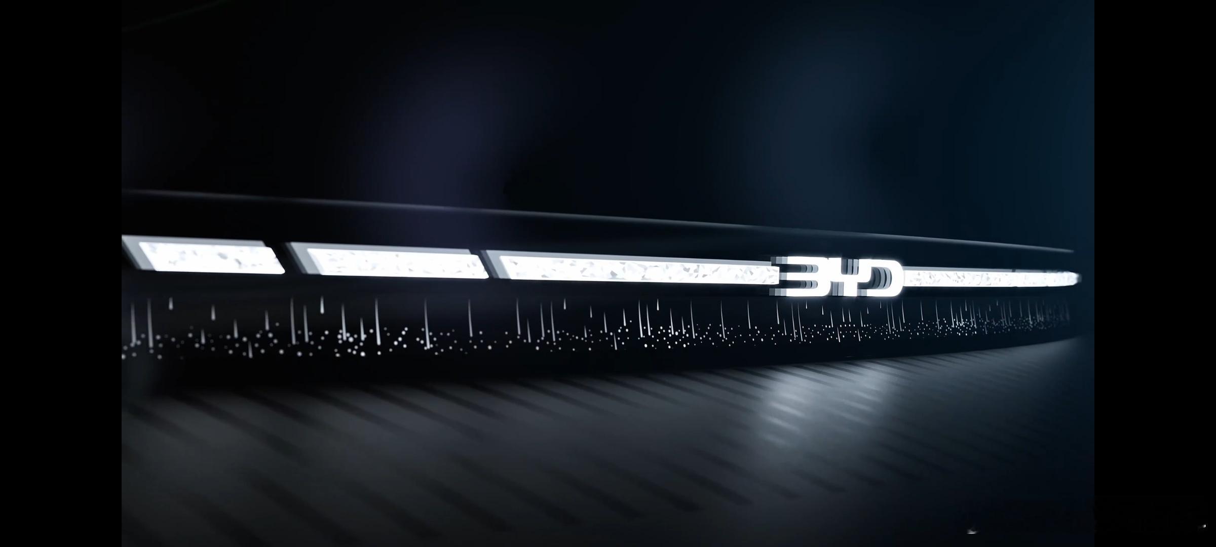 比亚迪海洋网的重头戏来了----"海象"先生来了，还是海豚plus呢？形态还是很