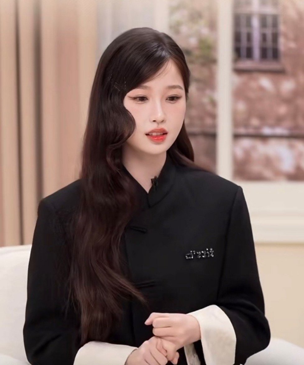 虞书欣这个造型说实话有点报好看吧？ ​​​