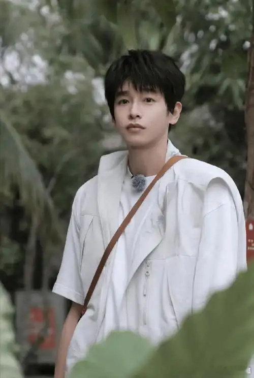 彭昱畅告诉观众俺不是孬种 密室大逃脱  昔日彭昱跪彻底下线，现在妥妥密室铁坦上线