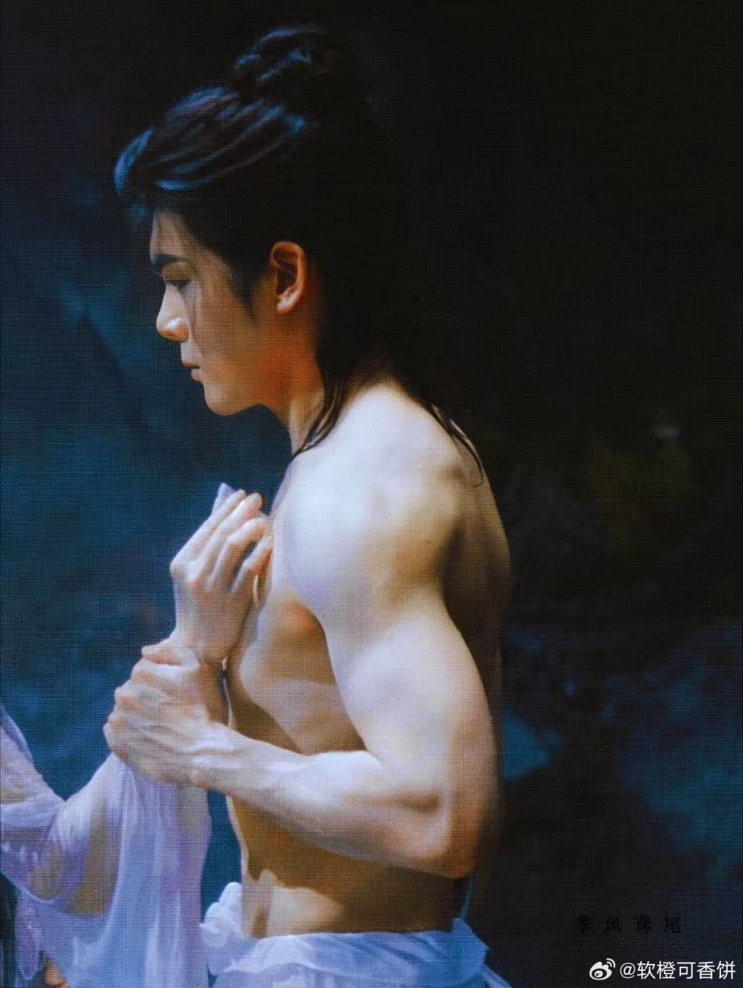 曾舜晞尺度最大的一部剧曾舜晞尺度最大的一部剧 武拾光真的太会了！流畅肩背线条+禁