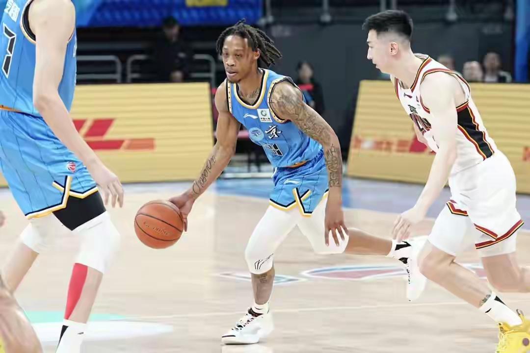 今年的CBA谁将是总冠军的获得者？谁又是赛后喜喝庆功酒的那个球队的呢？上海，广厦