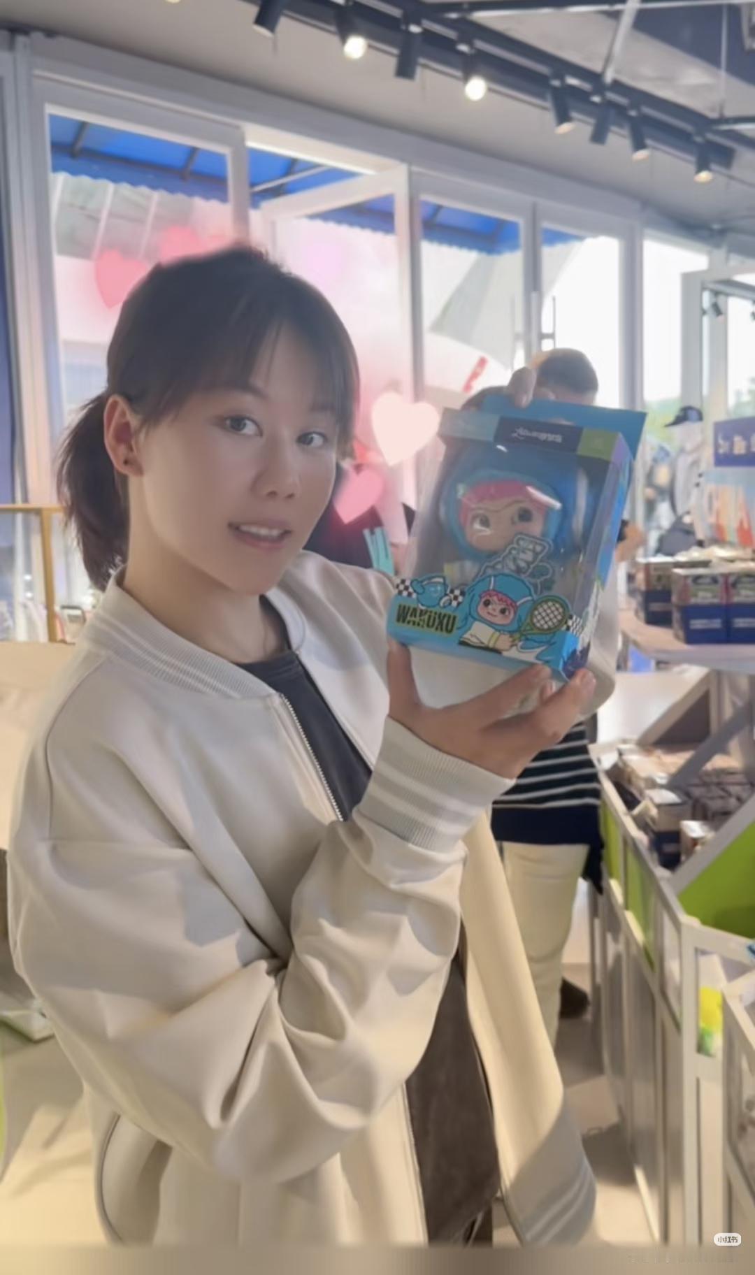 陈幸同这个人
根本经不起查
因为一查就能发现
你在她身上根本找不出任何缺点。
