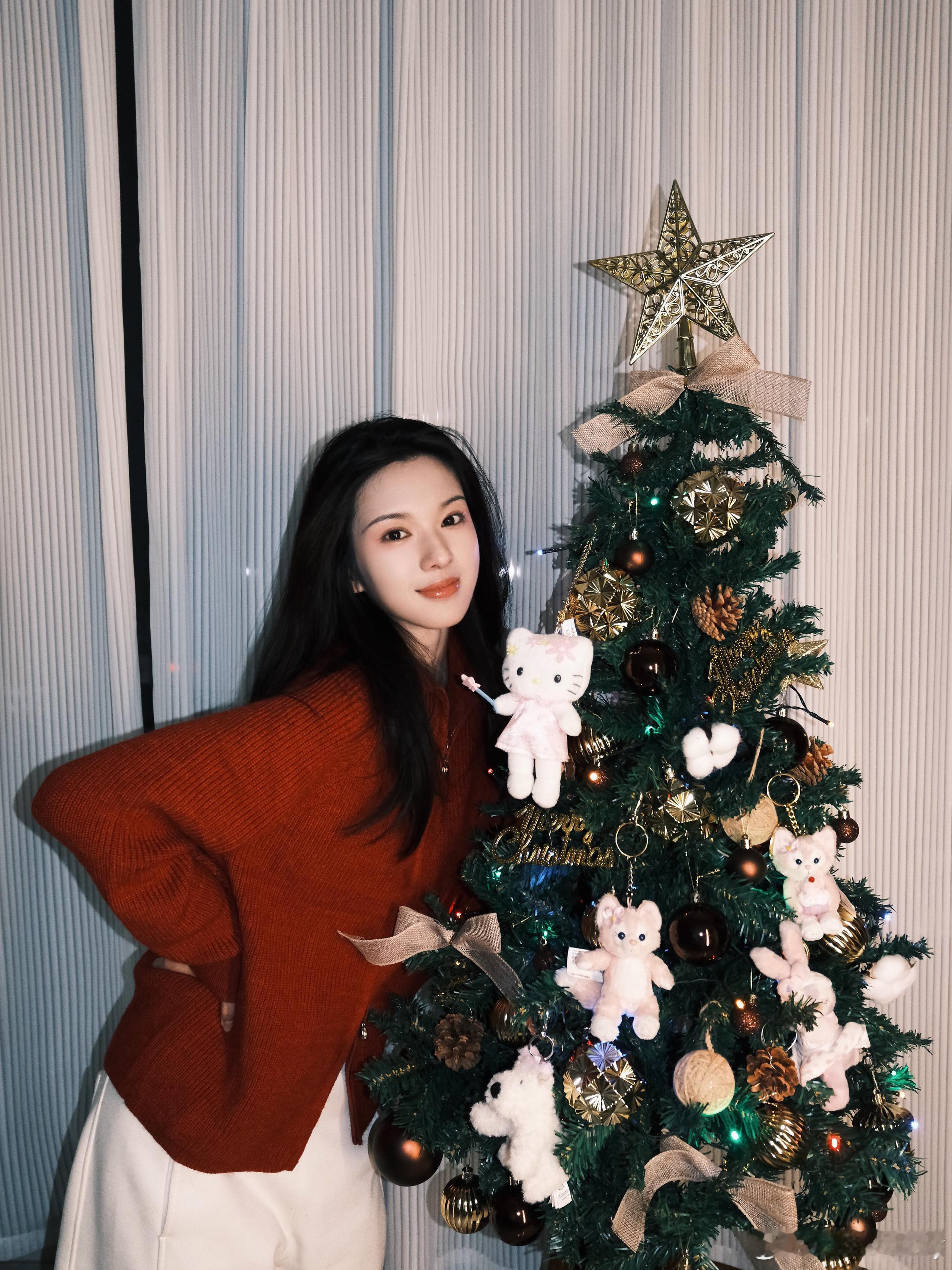 𝑀𝓮𝓇𝓇𝓎 𝒞𝒽𝓇𝒾𝓈𝓉𝓂𝒶𝓈･🪄❆与你相钰铃铛摇