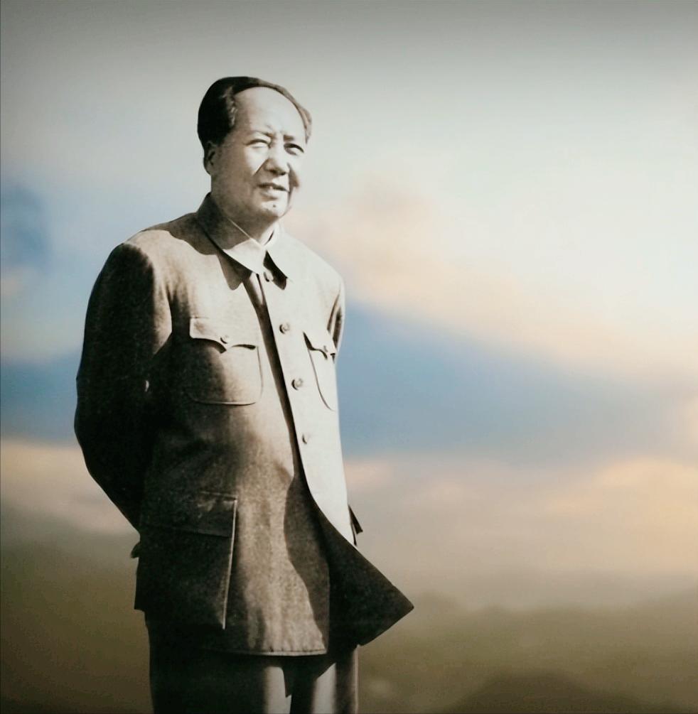 毛主席留给后人永远清醒的10句话：

第一：人不犯我，我不犯人；人若犯我，我必犯