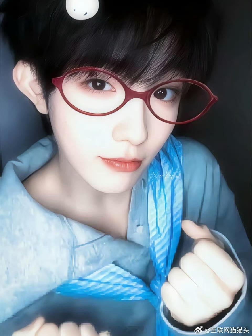 苏新皓怎么红成这样了 舞台鲨疯+颜值出圈，苏新皓这波爆红实至名归！《Blow》跪