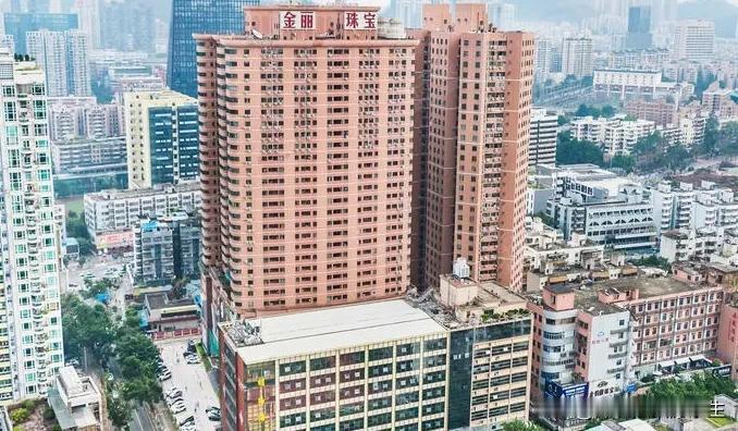 深中位学‬房6折拍卖……

金丽豪苑于位‬罗湖翠竹，属于田贝商圈，小区带翠实竹‬