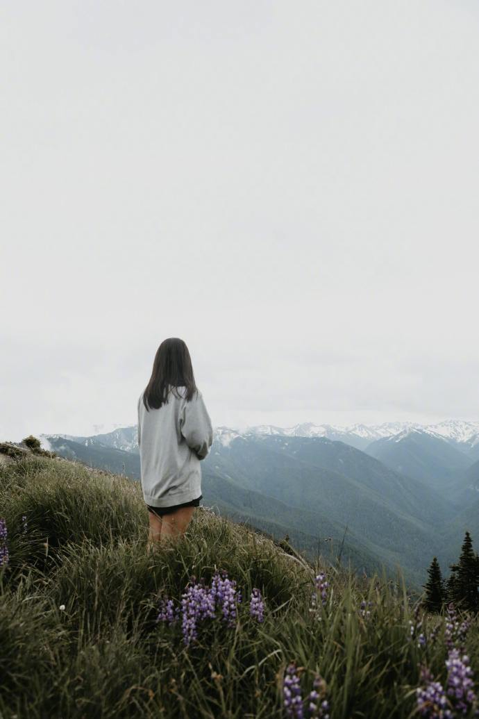 成年人的世界，不存在永恒的靠山，你最强的靠山就是你的努力和独立。