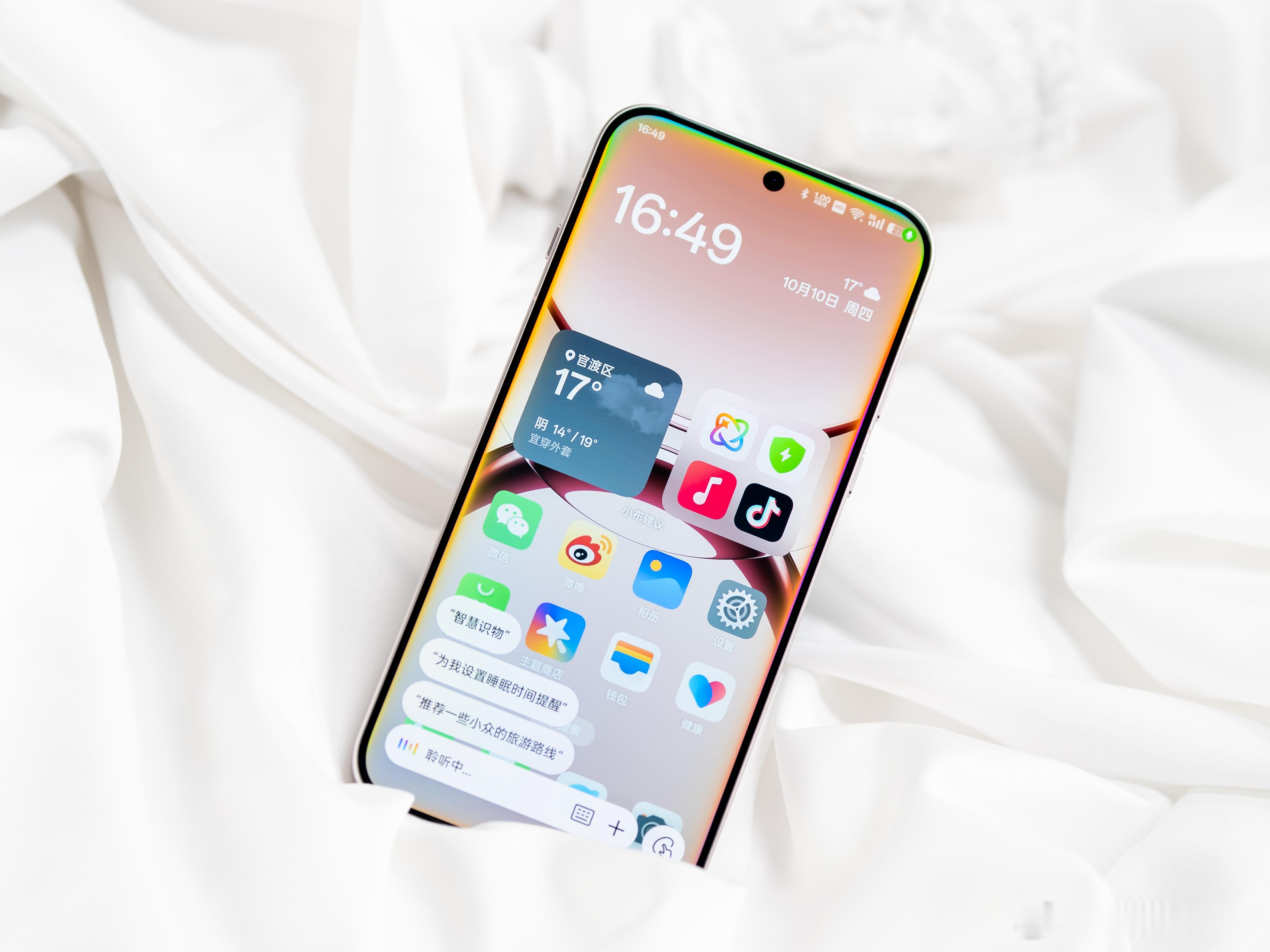 给OPPO Find X8拍了组图，今年各家旗舰机里面我非常喜欢的一台，个人觉得