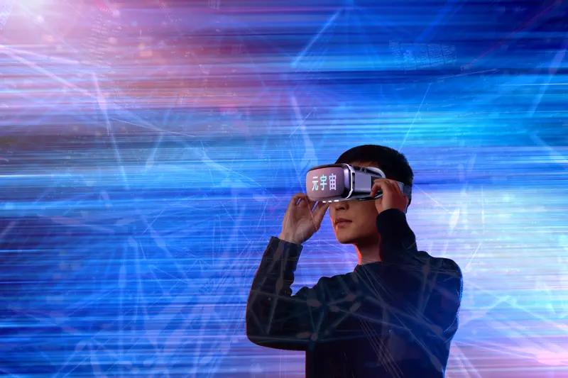 科技推动社会进步，也促使人们思考。社会会进步到何种程度，人的工作会被替代到什么地