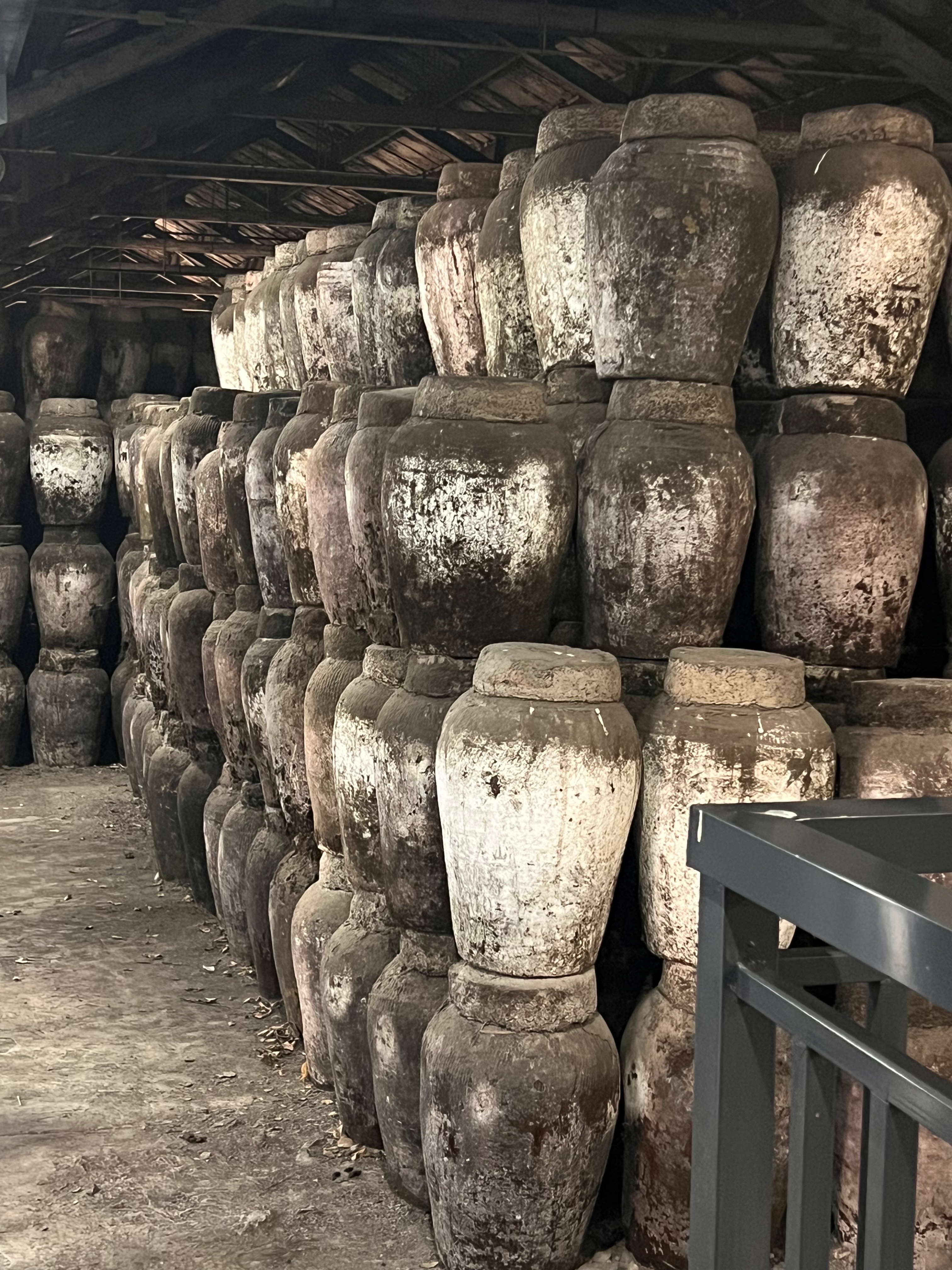 高质量发展浙里行品味绍兴新动能说实话，来绍兴之前，我对黄酒的印象还停留在餐桌上，