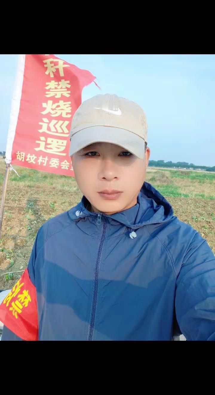 电话一响，瞬间从A点奔赴到B点，在基层主打的就是随叫随到。