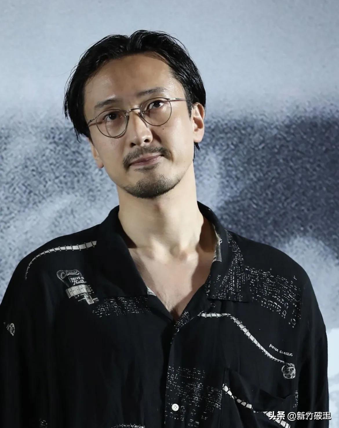 一觉睡醒
那些猜白百何又在乱说话的人都沉默了！

本来以为她发还能这么操作的动态