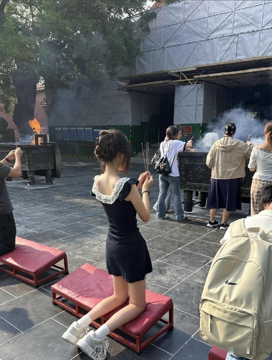 要两个人一起去才有用