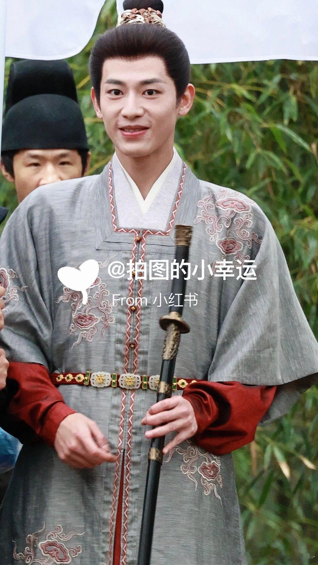 辛云来、尹浩宇明月录外拍造型路透 