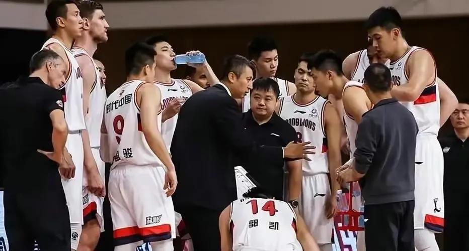 打的广州队毫无还手之力，看来本赛季宁波队实力还是相当不错的，如此看来，本赛季成绩