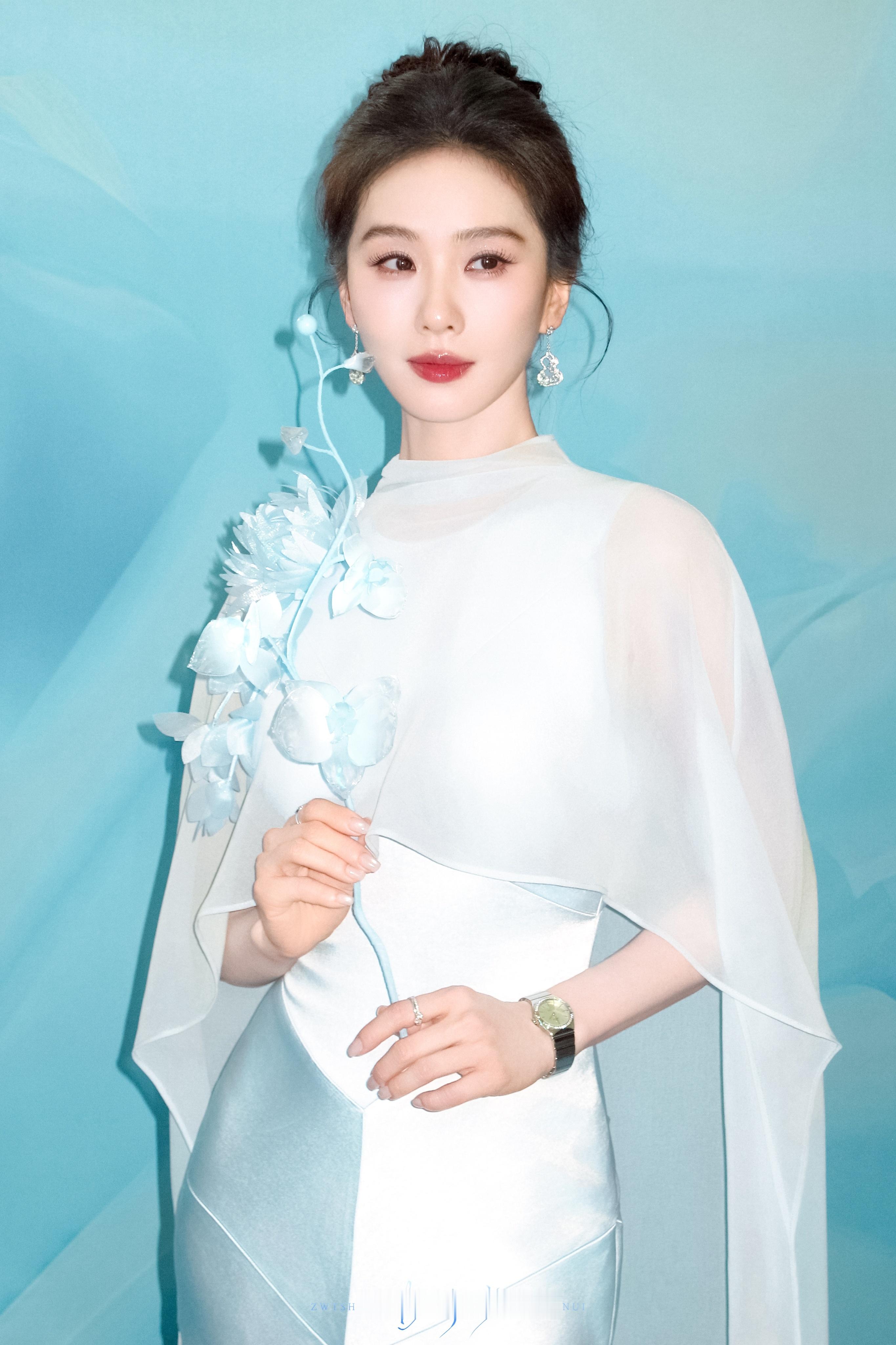 刘诗诗VOGUE盛典官宣节奏 刘诗诗·冰月超话创作官超带感闪光图鉴