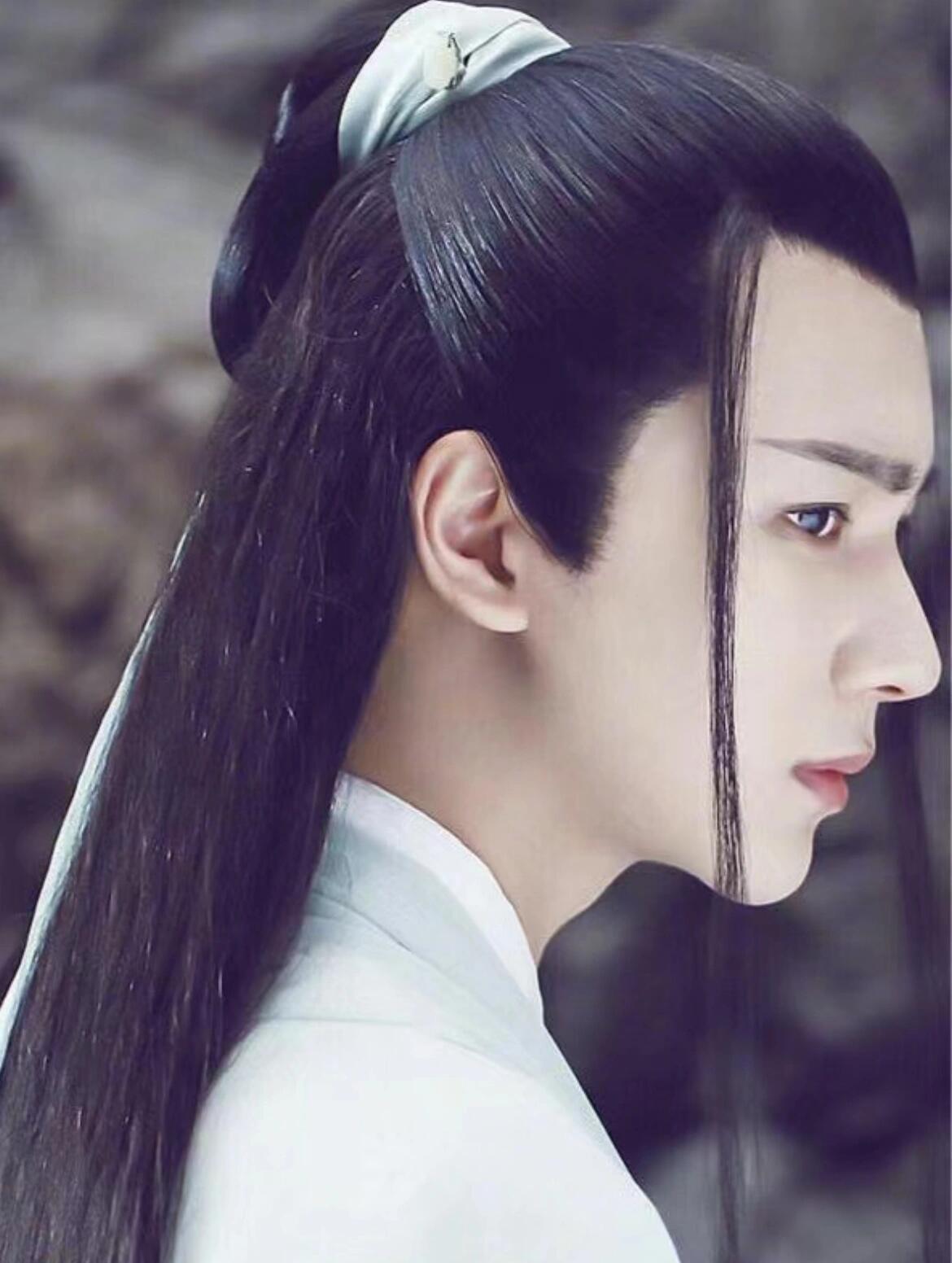 李宏毅古装有多帅，特别是白发太有感觉了！ ​​​