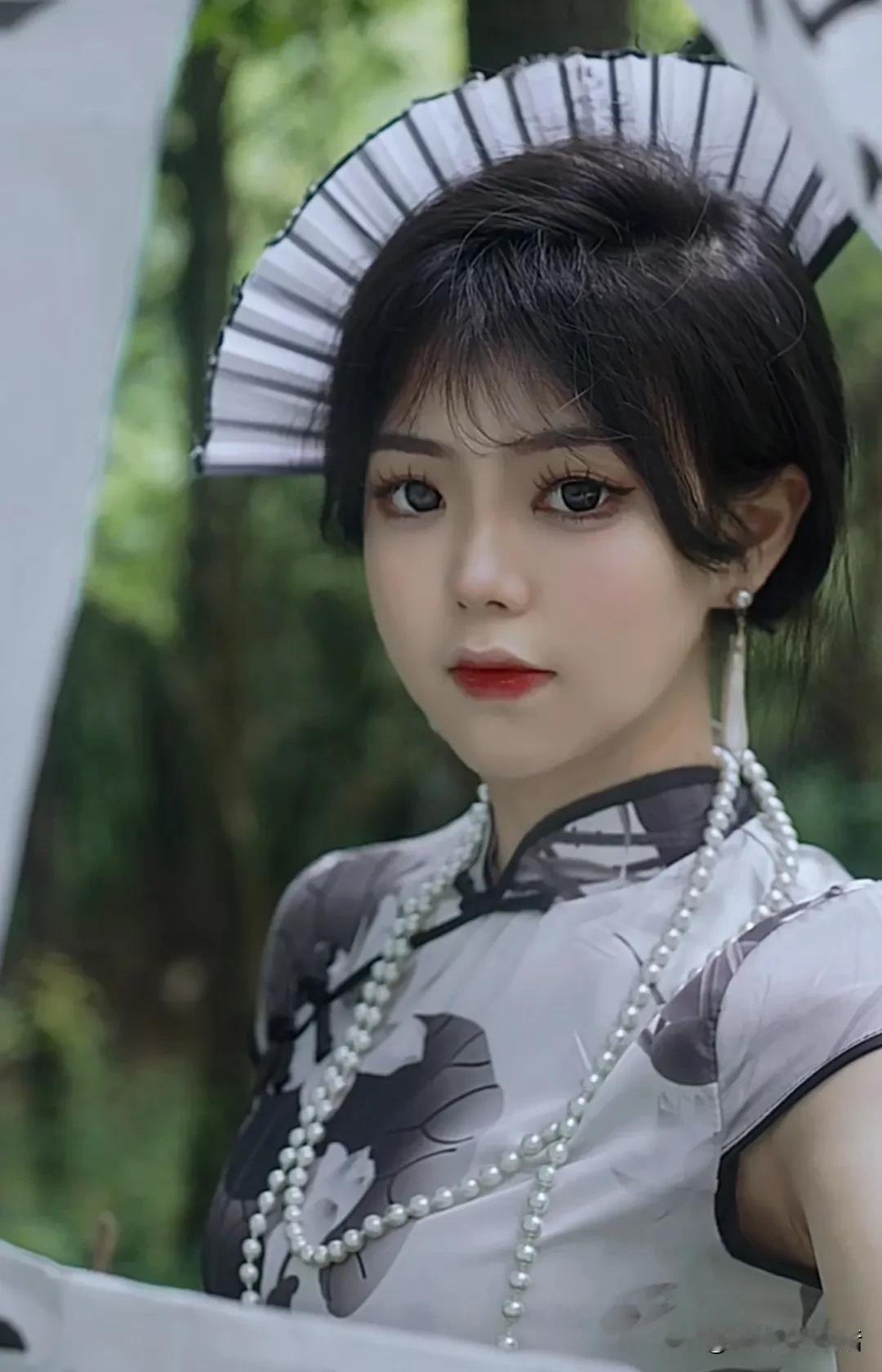 头条第一书法才女，才貌双全，秒杀欧阳询！你可曾听闻咱头条有位号称第一的书法才女？