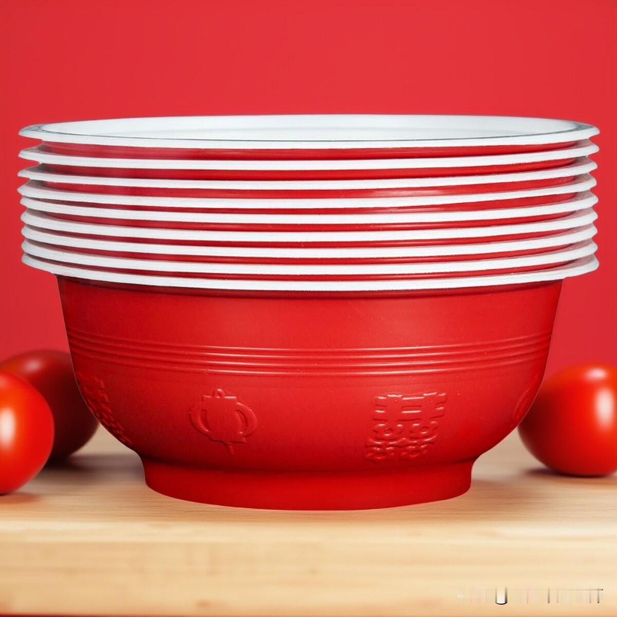 现在过年过节，请亲戚朋友吃饭，有些家庭为了方便省事，喜欢使用一次性碗筷，吃完了收