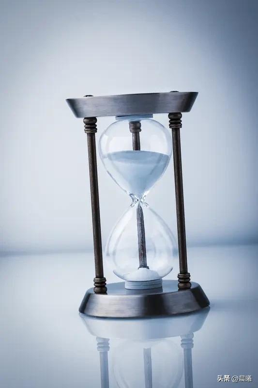 世界上唯一绝对公平的，大概就是时间了。不管你是家财万贯的富豪，还是为生活奔波的穷