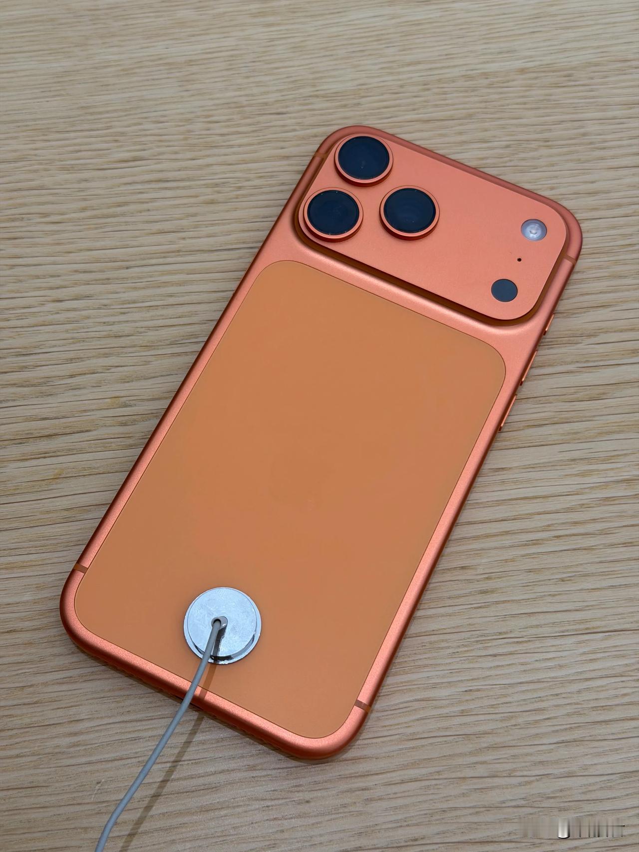 发布了近一年，大家认为苹果iPhone 17 Pro Max有什么缺点？